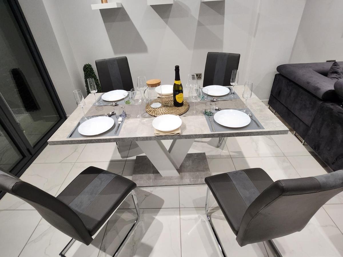 Billie Island Apartments Slaithwaite ภายนอก รูปภาพ